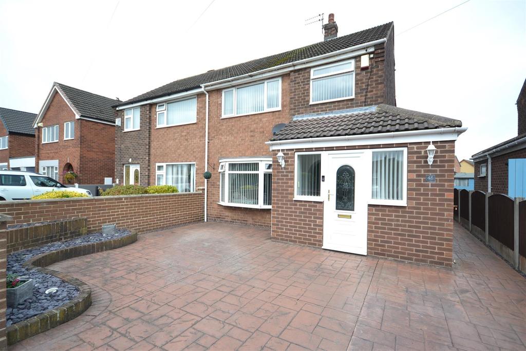 Lowther Drive, Swillington, Leeds 4 bed semidetached house £299,995