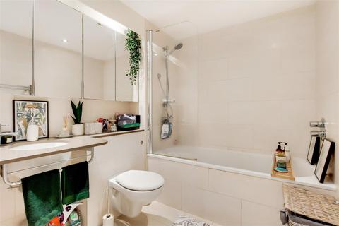 1 bedroom apartment for sale - The Oxygen Apartments, Royal Victoria Dock E16
