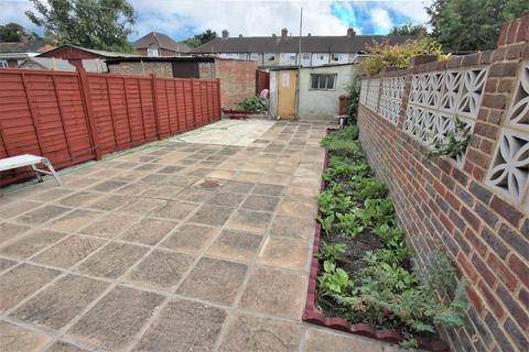 64 Fendyke Road, Belvedere, DA17 5DP