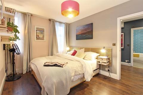 Flat 41, Comber House Comber Grove, London, SE5 0LJ