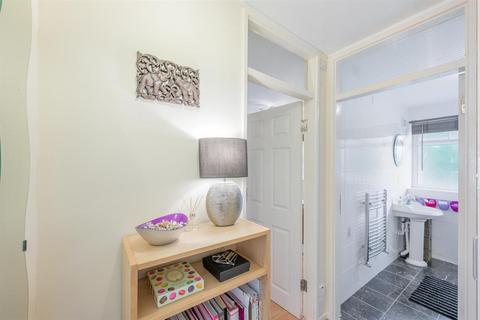 18 Estria Road, Birmingham, B15 2LQ