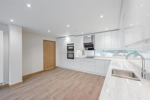 87 Gillhurst Road, Birmingham, B17 8PE