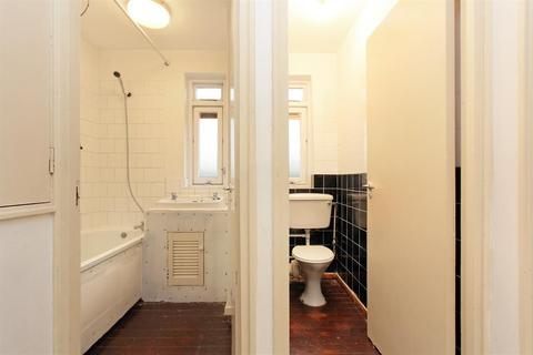 Flat 34, Dighton Court John Ruskin Street, London, SE5 0PR