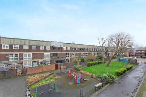 Flat 34, Dighton Court John Ruskin Street, London, SE5 0PR