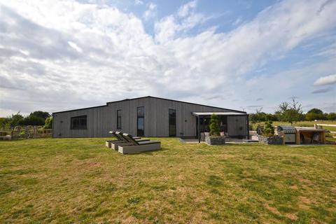 4 bedroom barn conversion for sale - Greenfields Farm, Hilton, Bridgnorth