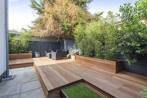 10 Tilson Close, London, SE5 7TZ