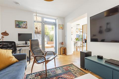 10 Tilson Close, London, SE5 7TZ