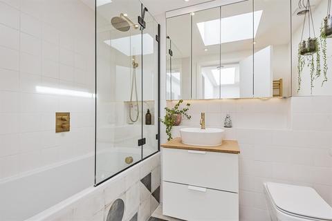 10 Tilson Close, London, SE5 7TZ
