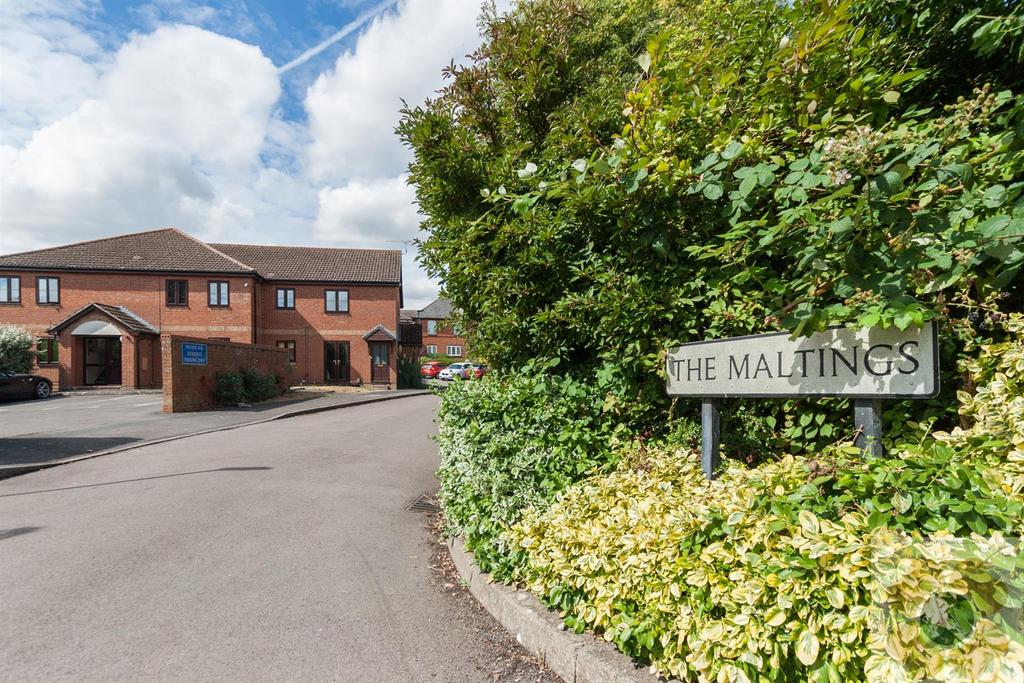 The Maltings, Royal Wootton Bassett 2 bed apartment £150,000