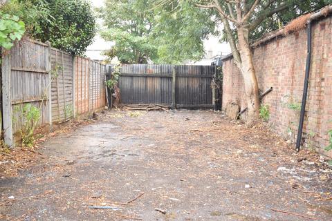 Land to rent - Lincoln Road, Enfield