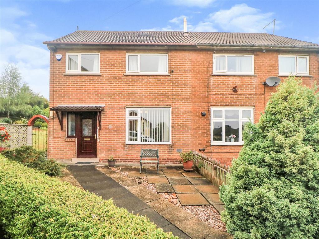 Priestley Avenue, Rawmarsh, Rotherham 3 bed semidetached house for