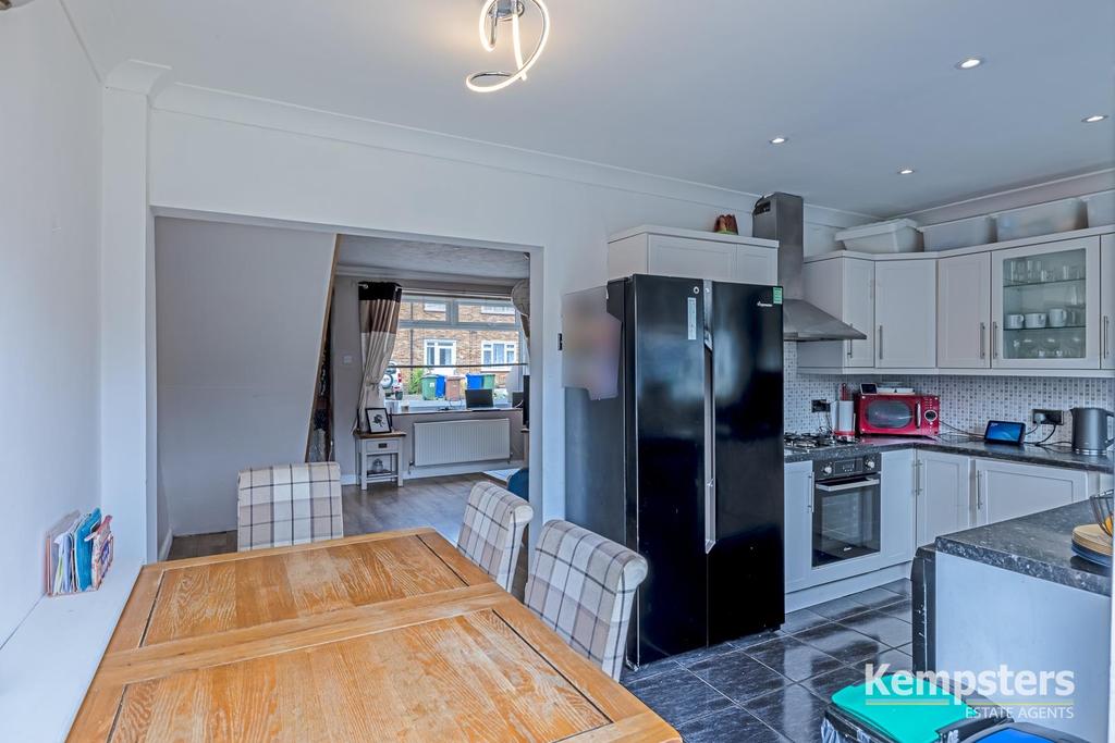 Kitchen 4.jpg