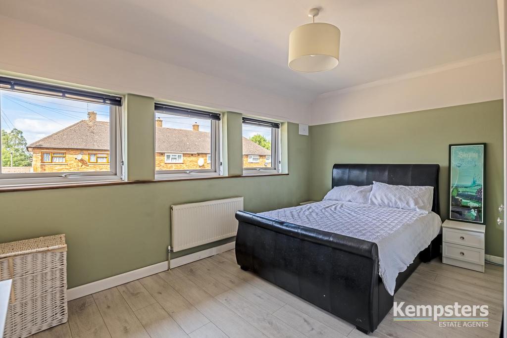 Bedroom 1.jpg