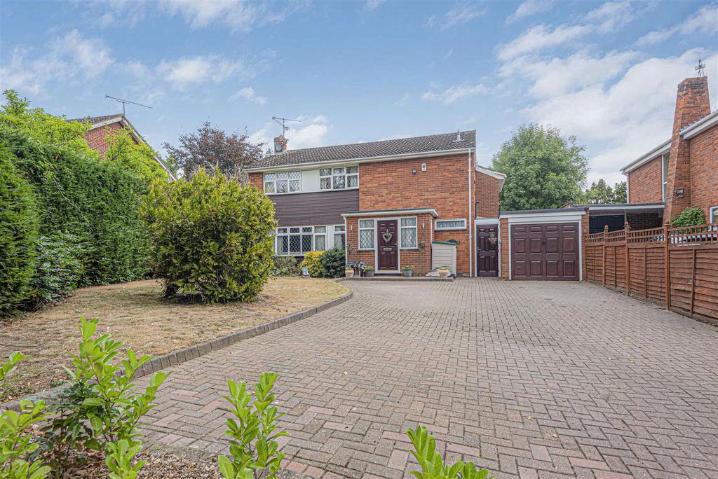 Duffield Road, Woodley, Reading 4 bed detached house for sale £865,000