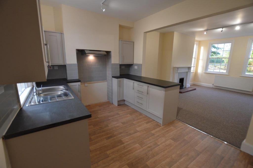 Kitchen 1.JPG