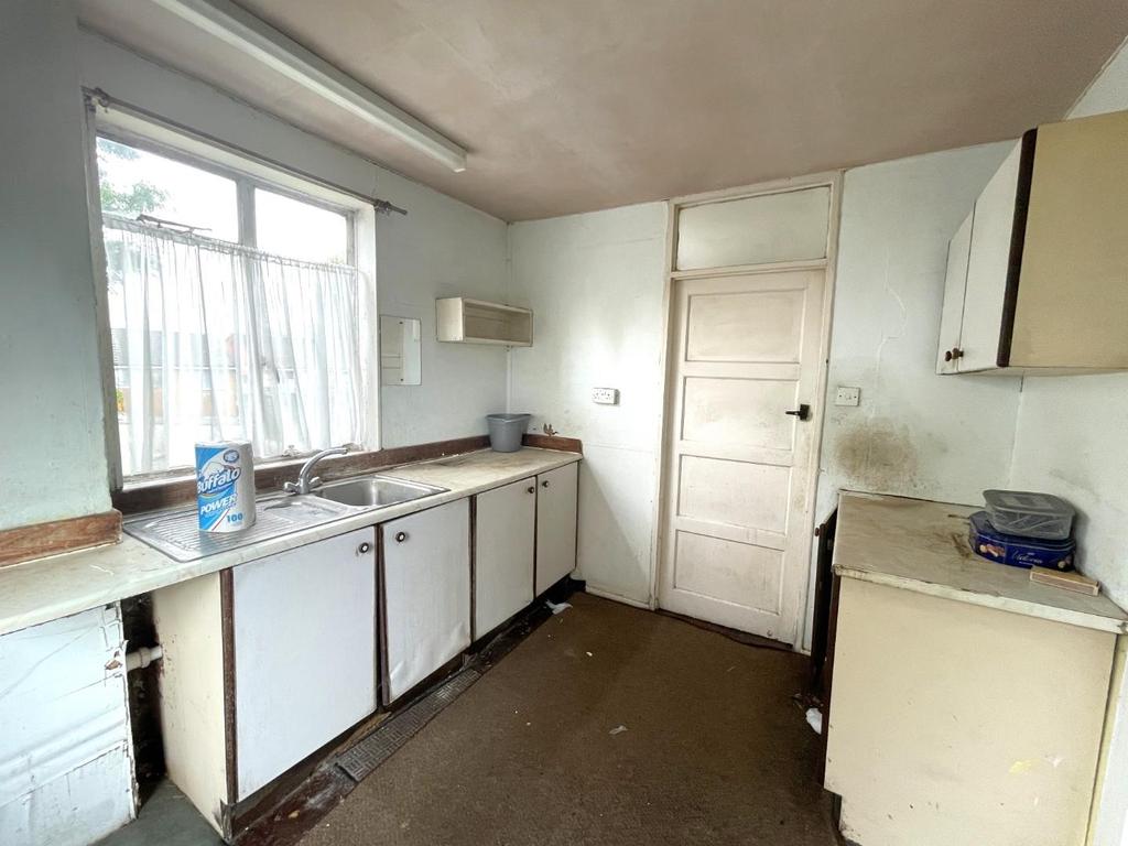 Queens Park Drive, Castleford 3 bed semidetached house £69,000