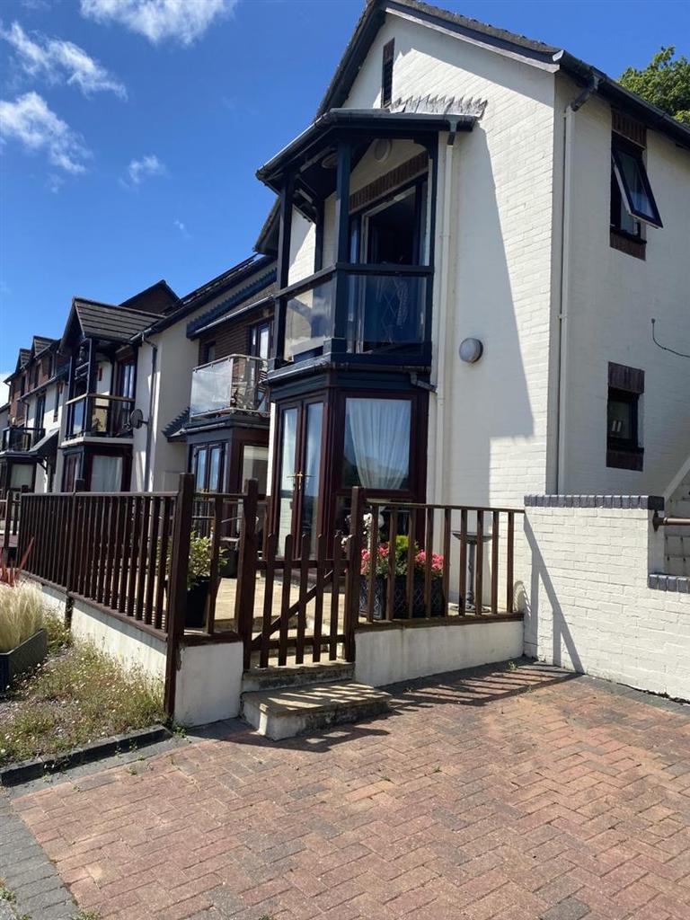 Gaddarn Reach, Neyland, Milford Haven 1 bed apartment £650 pcm (£150 pw)