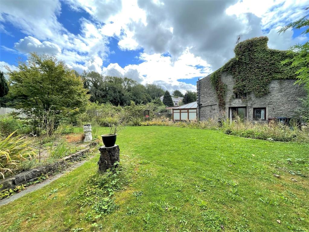 Pimlico Village, Clitheroe, Ribble Valley 2 bed cottage £300,000