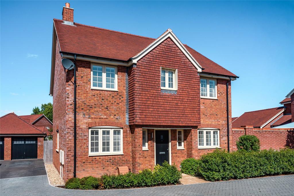 Chapel Drive, Aston Clinton... 4 bed detached house £775,000