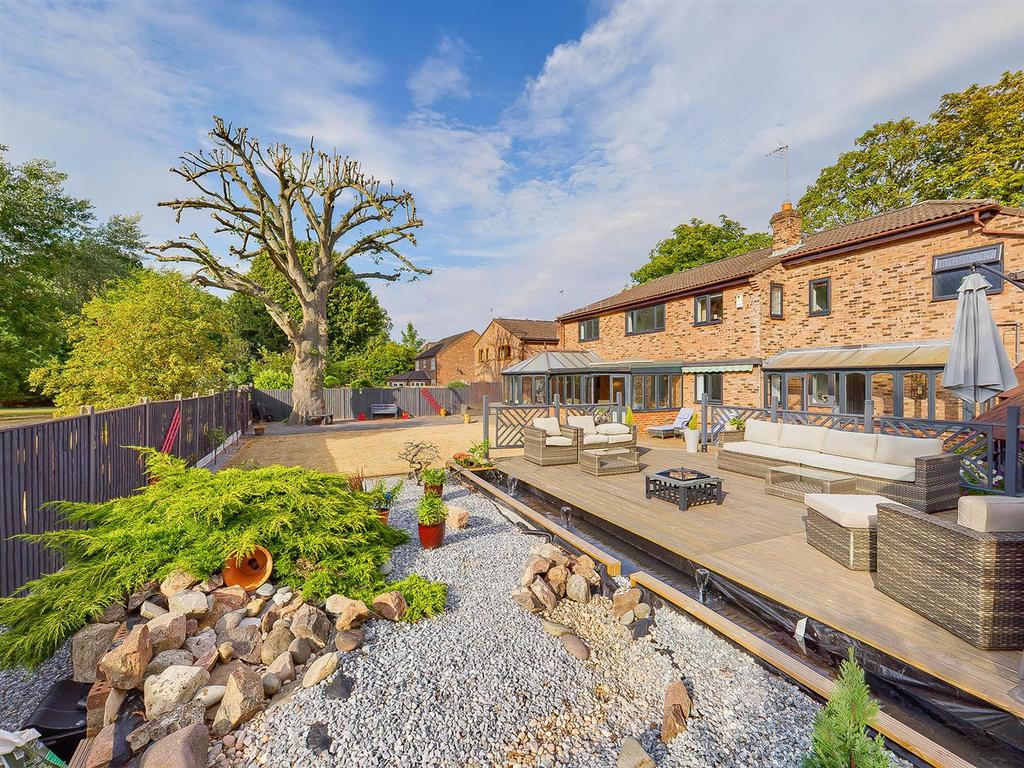 Lime Grove, Welland, Malvern 4 bed detached house £750,000