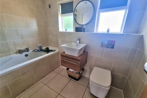 227 Broad Lane, Leeds, LS13 2NJ