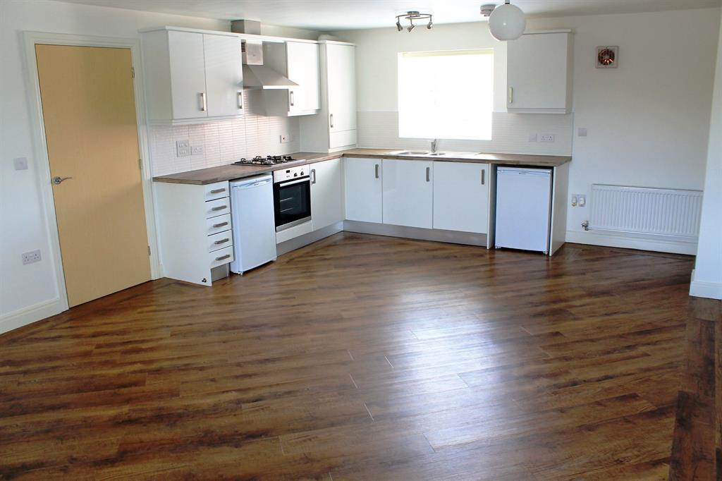 Lowes Drive, Wilnecote, Tamworth 2 bed flat £750 pcm (£173 pw)