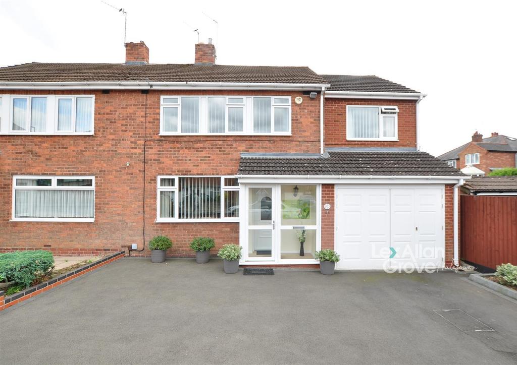 Merrivale Road, Halesowen 4 bed semidetached house for sale £330,000