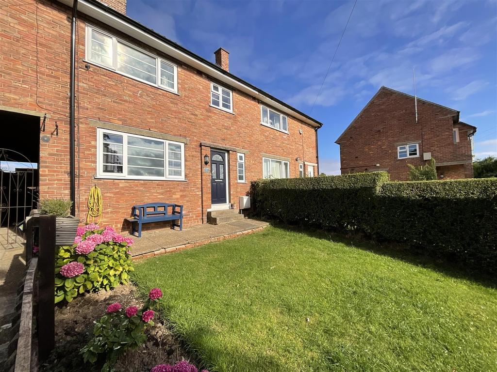Gildercliffe, Scarborough 3 bed terraced house for sale £150,000