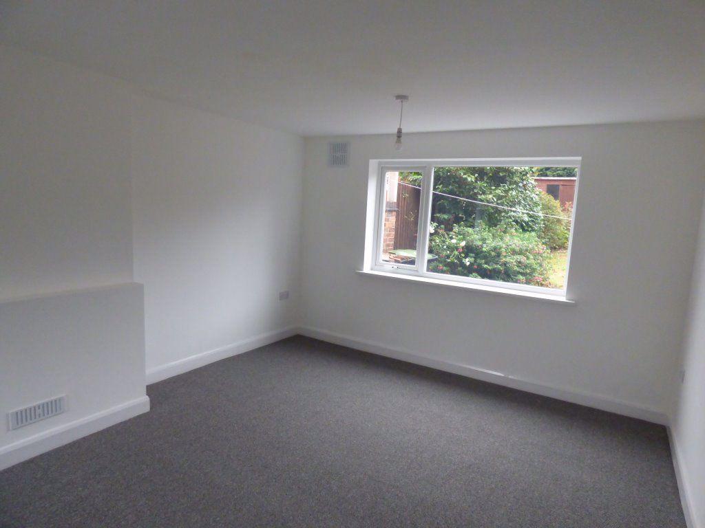 Central Avenue, Stapleford. NG9 8PU 3 bed terraced house £875 pcm (£