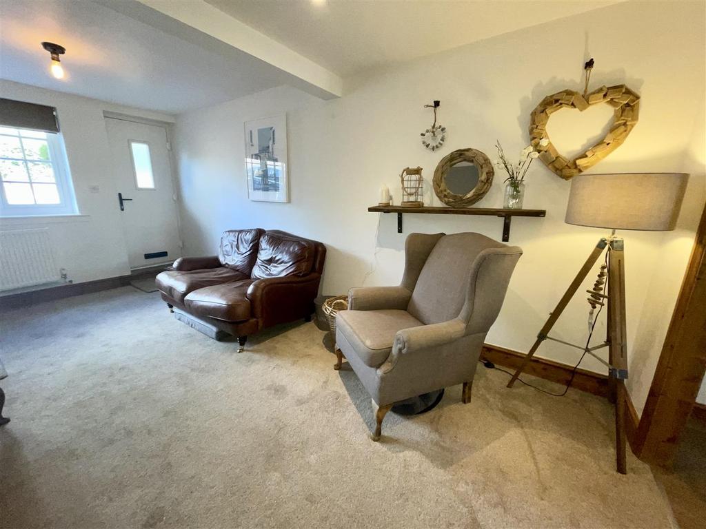 Stourbridge Road, Fairfield, Bromsgrove 2 bed cottage for sale £285,000