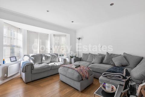 31 Kingsbridge Drive, London, NW7 1GH