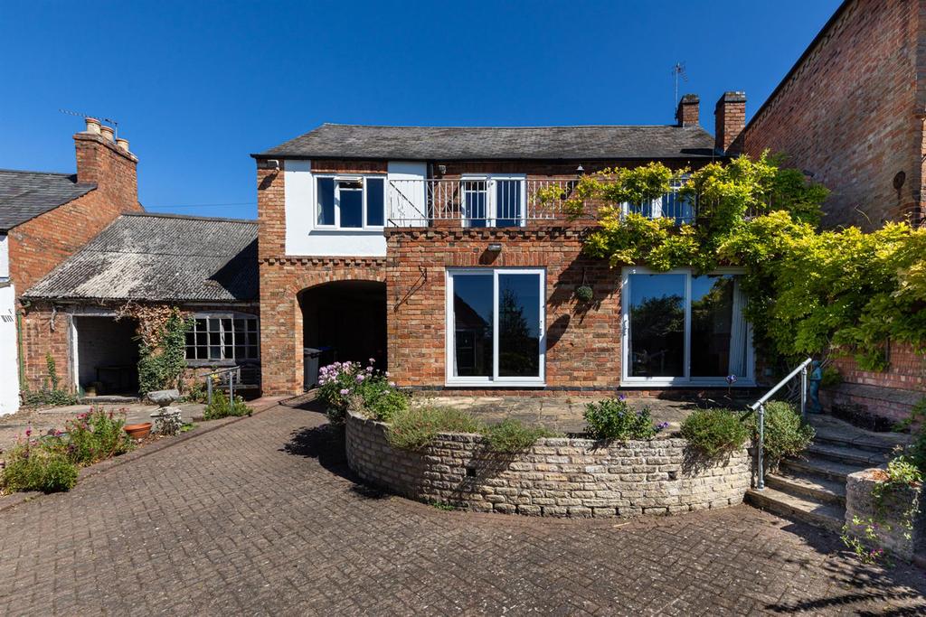 Main Street, Thurnby, Leicester 4 bed detached house for sale £450,000