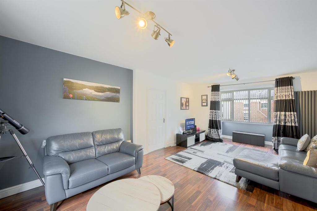 Worcester Street, Stourbridge, DY8 1AT 4 bed detached house £435,000
