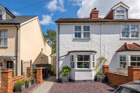 8 Howard Road, Reigate, RH2 7JE