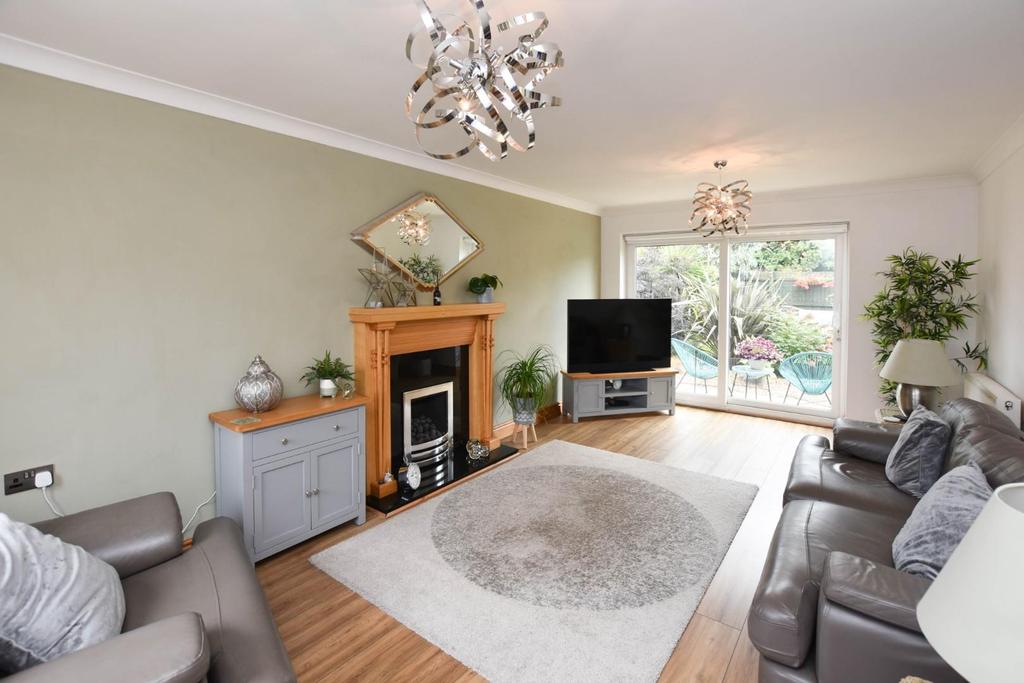 Deepdale, Leigh, WN7 3EG 4 bed detached house £350,000