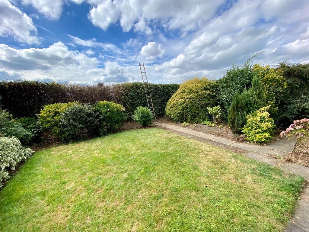 REAR GARDEN (2).jpg