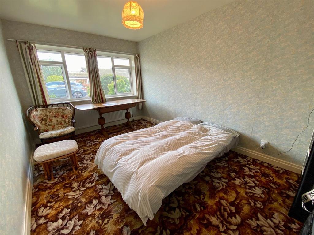 DOWNSTAIRS BEDROOM.jpg