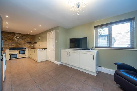 3 bedroom detached house for sale - St. Johns Road, Boxmoor, Hertfordshire, HP1 1QQ