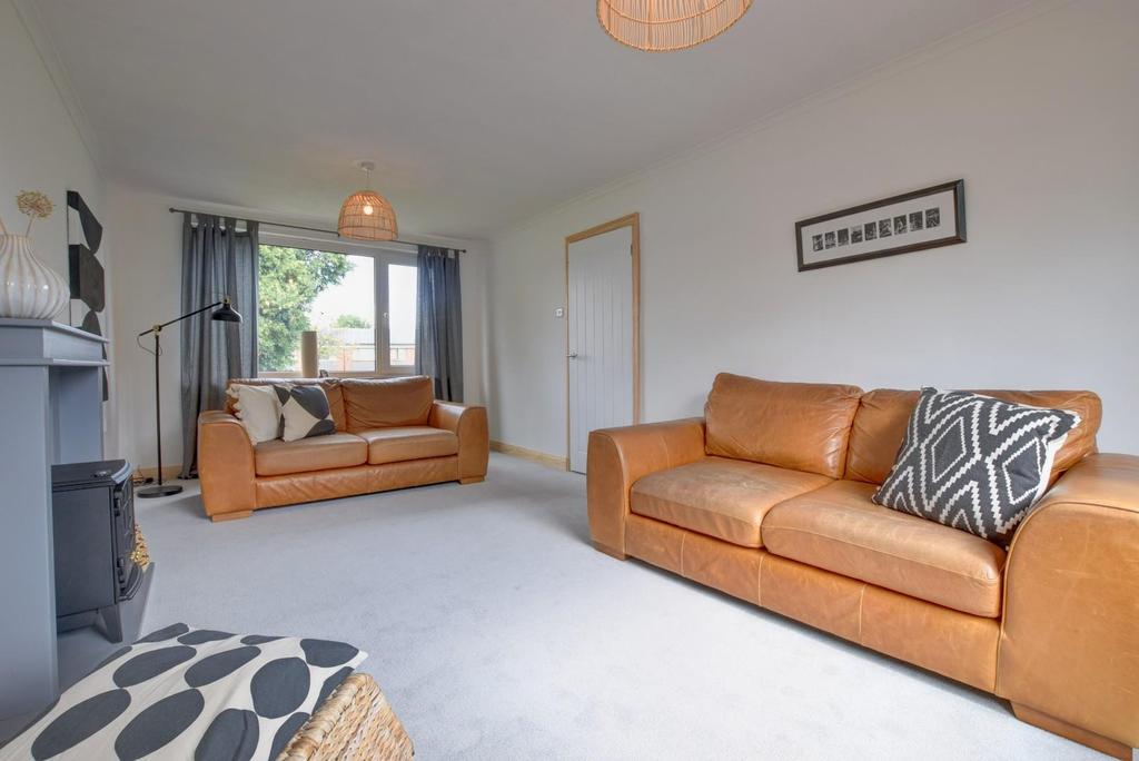 Haverholt Close, Colne 3 bed semidetached house £190,000
