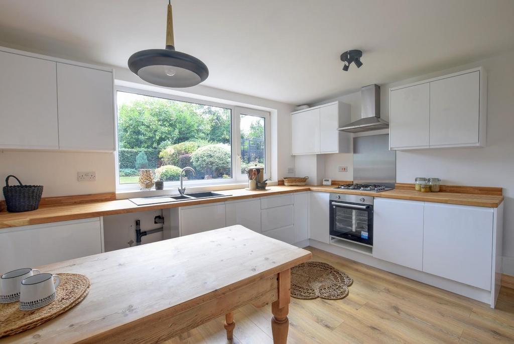Haverholt Close, Colne 3 bed semidetached house £190,000