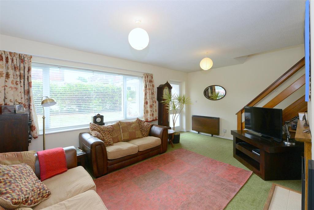 Severn Way, Cressage, Shrewsbury 3 bed semidetached house £225,000