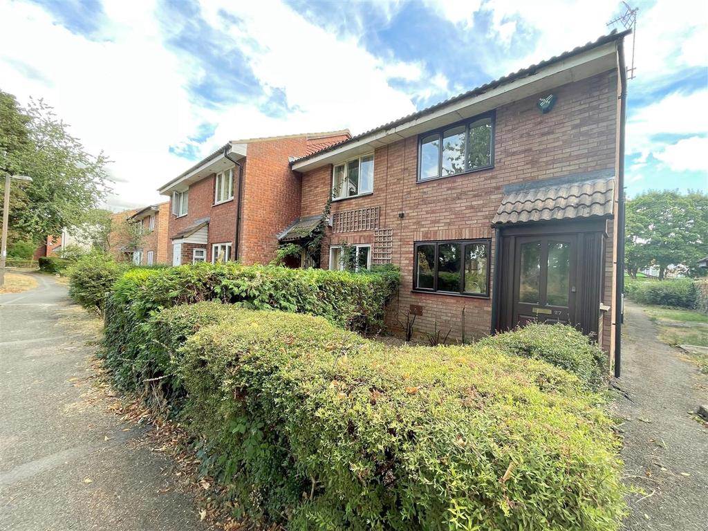 Sharman Walk, Bradwell, Milton Keynes 2 bed semidetached house £