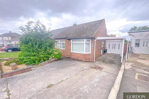 2 bedroom semi-detached bungalow for sale - Roachburn Road, Newcastle Upon Tyne