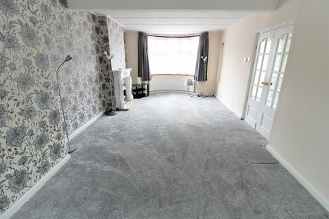 25 Berkeley Avenue, Bexleyheath, DA7 4TY