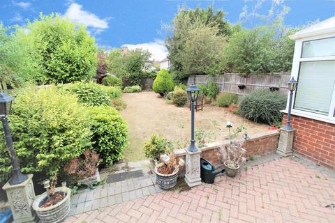 25 Berkeley Avenue, Bexleyheath, DA7 4TY