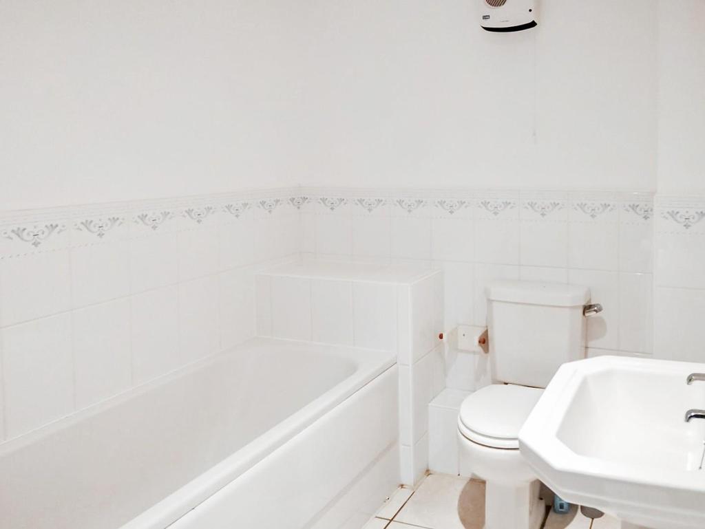 Bathroom.JPG