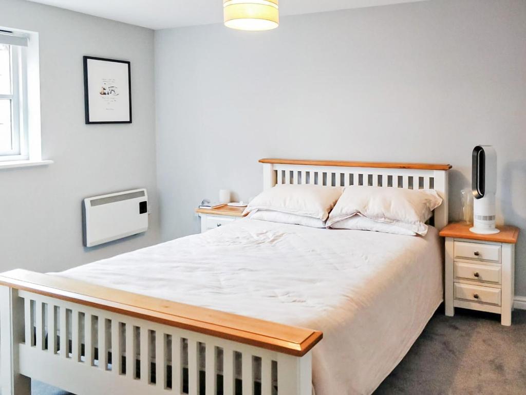 Master bedroom.JPG