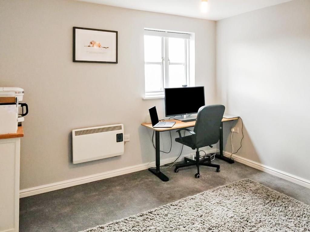 Bedroom 2.JPG
