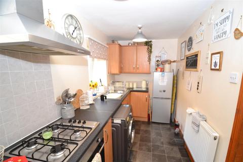 5 Back Fold, Clayton, Bradford, BD14 6BW