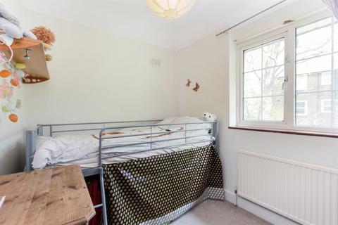 8 Redan Terrace, London, SE5 9DY
